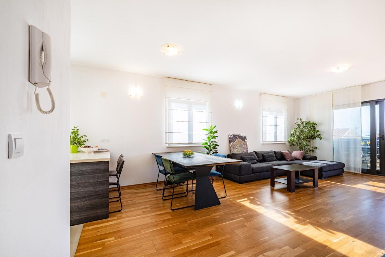 Apartman Eta Zara Esterno foto
