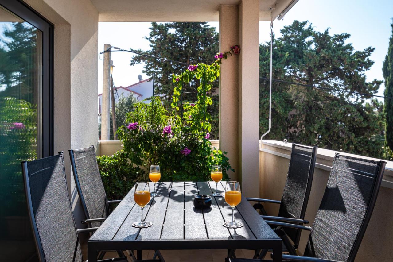 Apartman Eta Zara Esterno foto